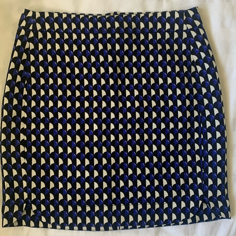 J Crew geometric cobalt/black/white straight skirt curved hem side slits NWOT